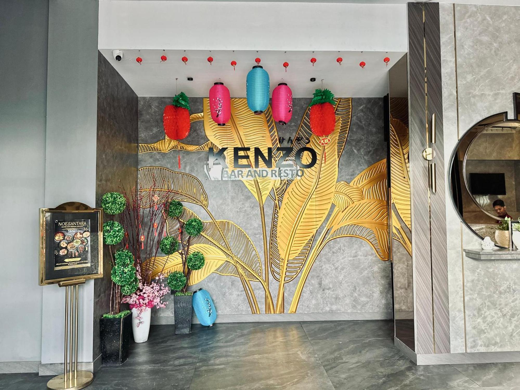 My Home Hotel Pontianak Buitenkant foto