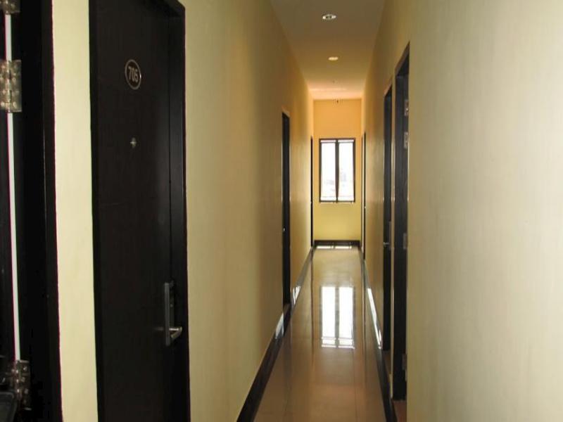 My Home Hotel Pontianak Buitenkant foto